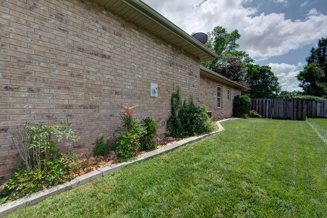 1214 Evington Court, Springfield, MO 65803
