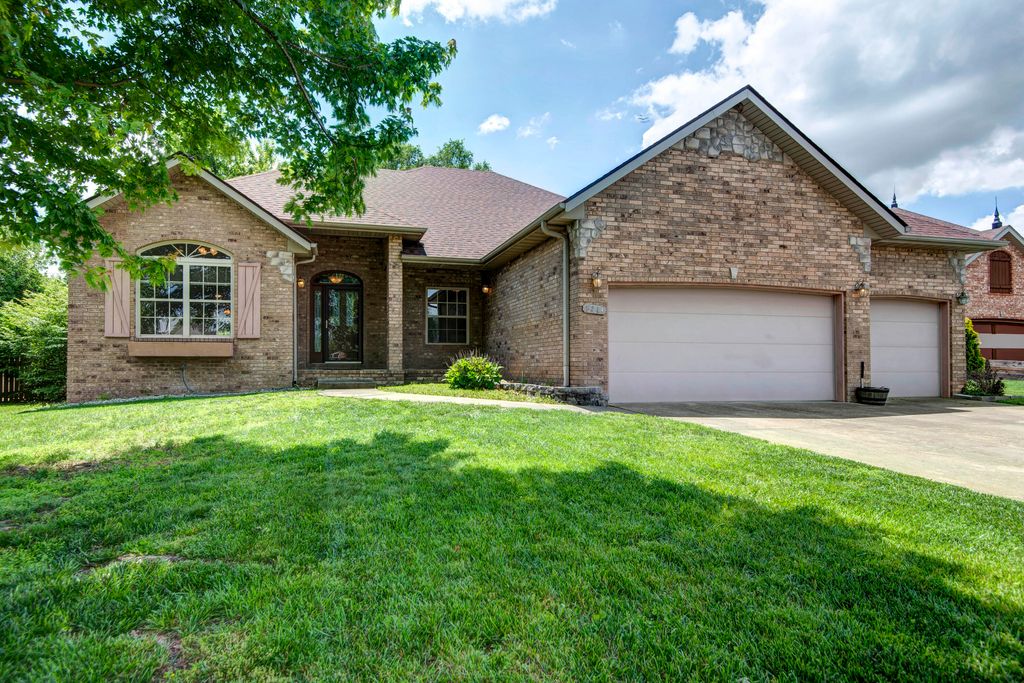 1214 Evington Court, Springfield, MO 65803