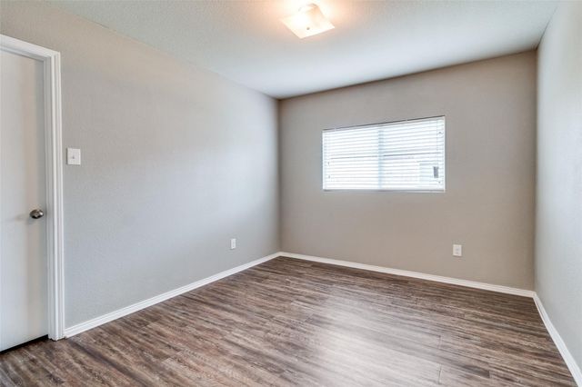 1434 S Raven Drive, Sherman, TX 75092