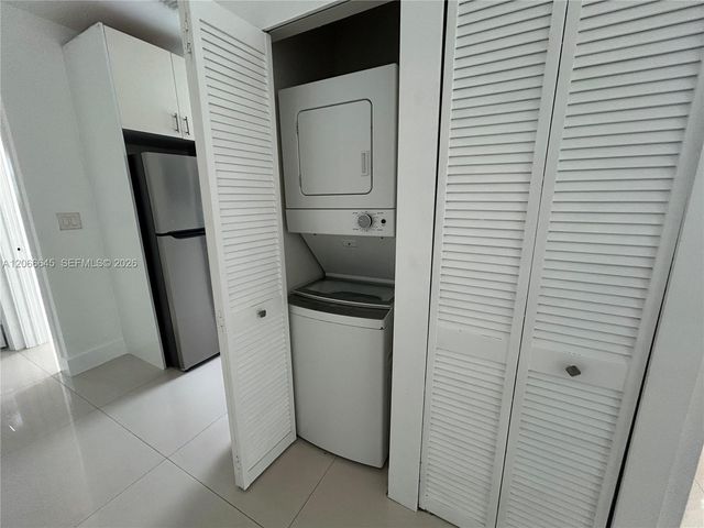 1890 NW 35 Street 7, Miami, FL 33126