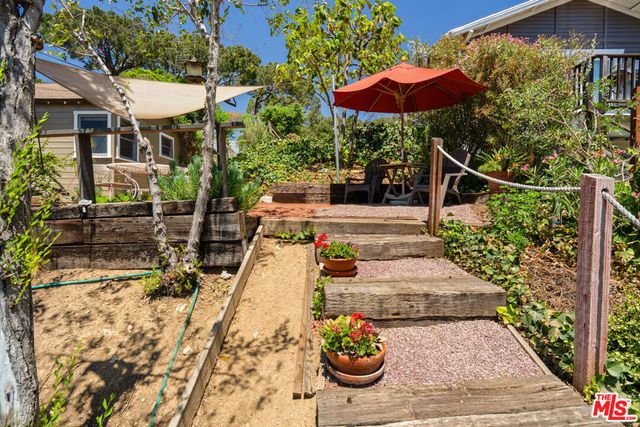 3104 Roderick Place, Los Angeles, CA 90065
