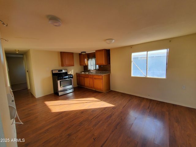 610 W FRONTIER Street 33, Eloy, AZ 85131