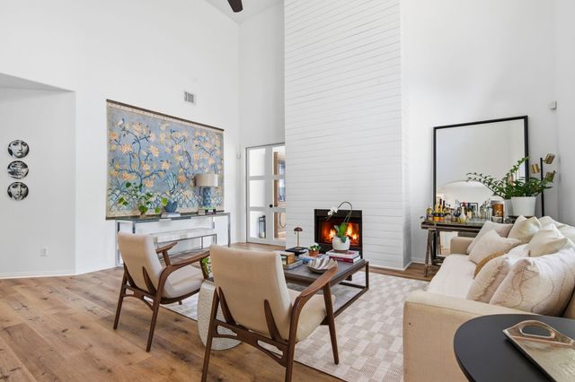 22 Picasso Path Place, The Woodlands, TX 77382