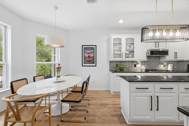 22 Picasso Path Place, The Woodlands, TX 77382