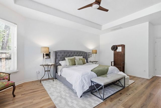 22 Picasso Path Place, The Woodlands, TX 77382