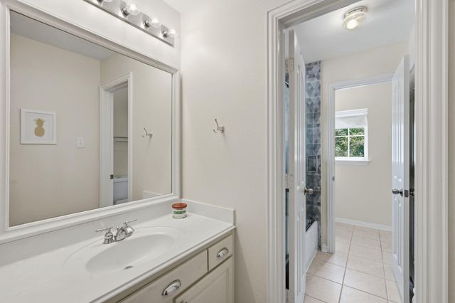 22 Picasso Path Place, The Woodlands, TX 77382