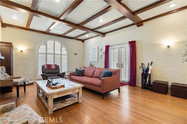 6216 W 5th, Los Angeles, CA 90048