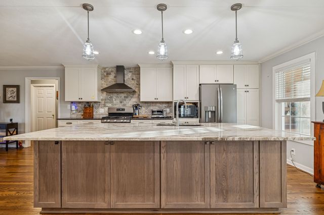 1060 Satterwhite Rd, Ashland City, TN 37015