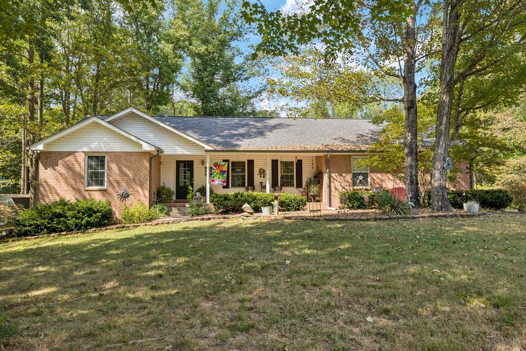 1060 Satterwhite Rd, Ashland City, TN 37015