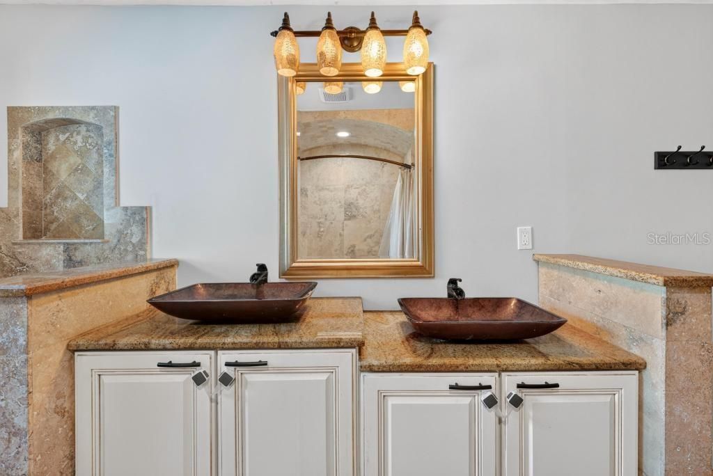 Image 13 of property listing at 2670 JENNIFER HOPE BOULEVARD, Longwood, FL 32779