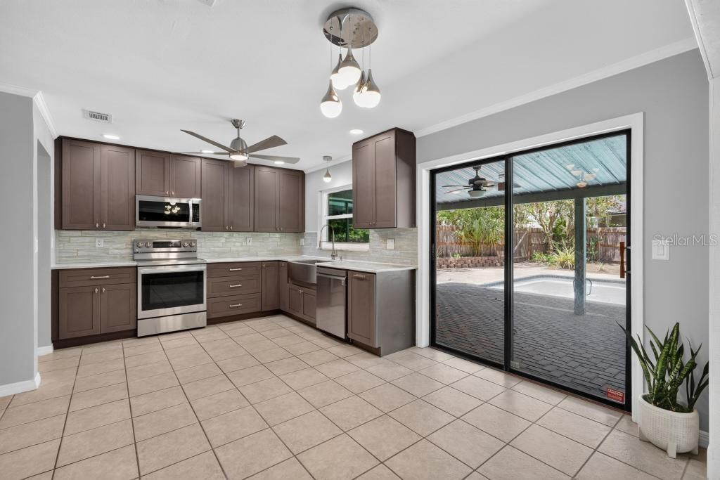 Image 7 of property listing at 2670 JENNIFER HOPE BOULEVARD, Longwood, FL 32779