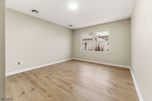 18 E Kinney St, Newark City, NJ 07102
