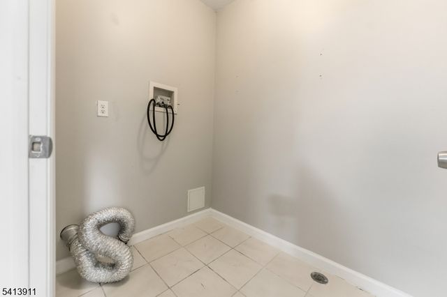 18 E Kinney St, Newark City, NJ 07102