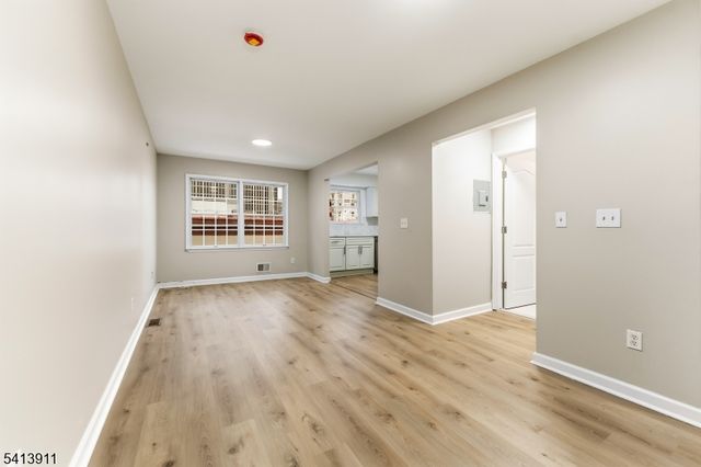 18 E Kinney St, Newark City, NJ 07102