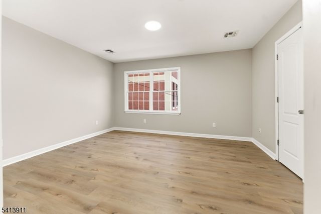 18 E Kinney St, Newark City, NJ 07102