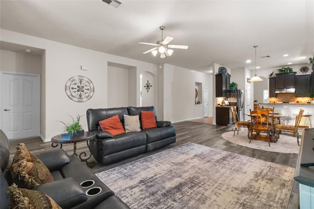 810 Sand Crab Lane, La Marque, TX 77568