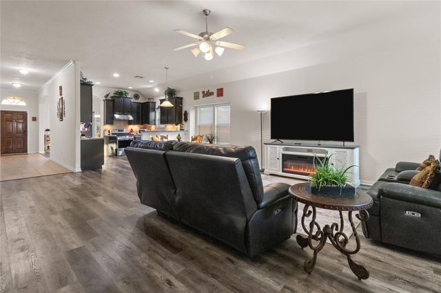 810 Sand Crab Lane, La Marque, TX 77568