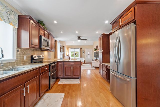 18 Harvest Road, Windham, NH 03087