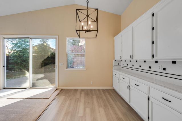 208 Fremantle Ct, Roseville, CA 95747