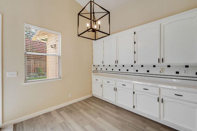 208 Fremantle Ct, Roseville, CA 95747