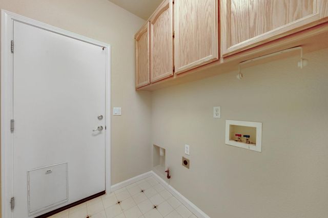 208 Fremantle Ct, Roseville, CA 95747