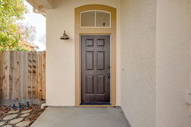 208 Fremantle Ct, Roseville, CA 95747