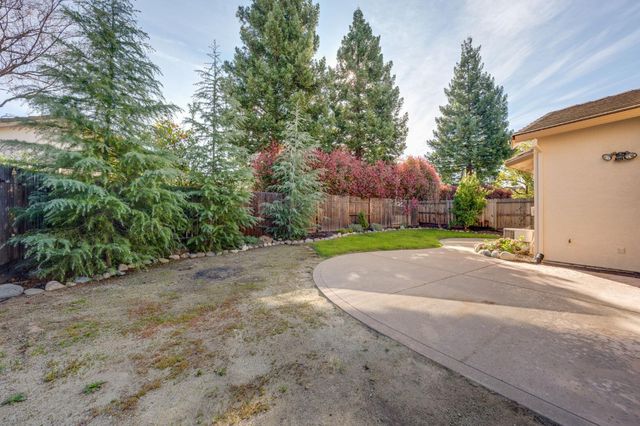 208 Fremantle Ct, Roseville, CA 95747