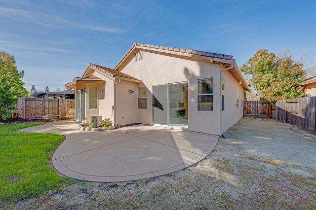 208 Fremantle Ct, Roseville, CA 95747