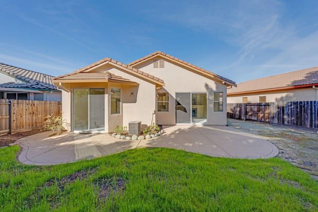 208 Fremantle Ct, Roseville, CA 95747