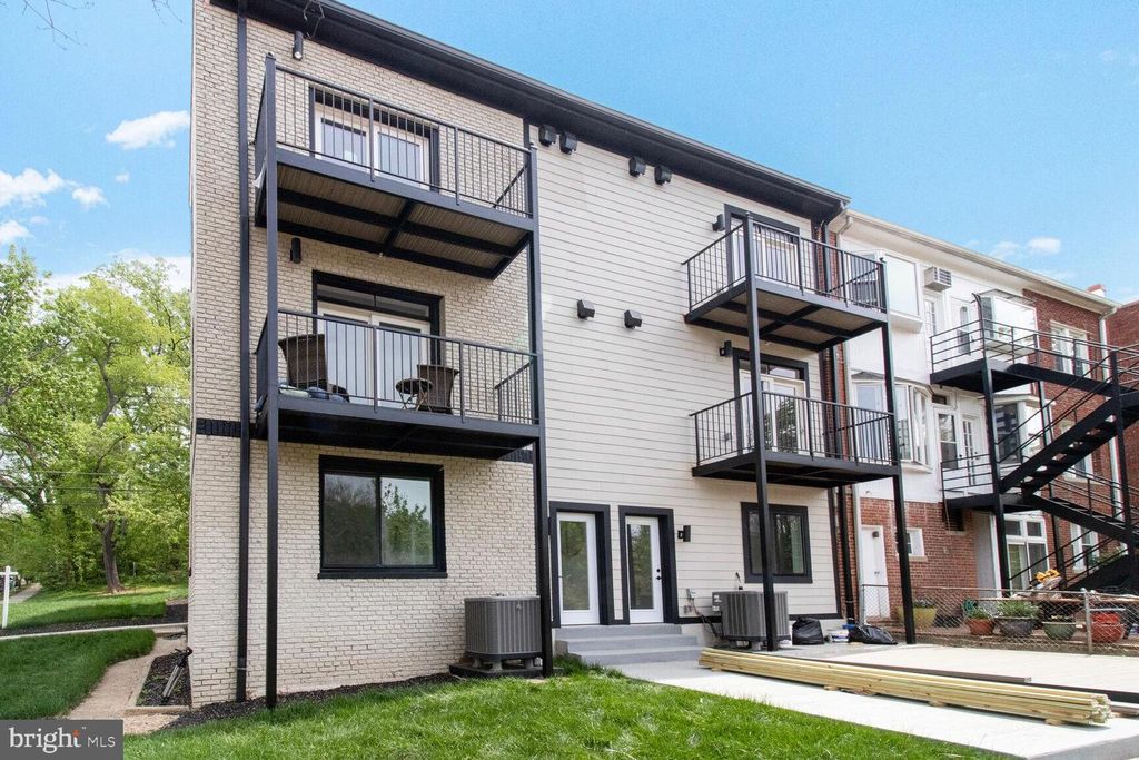 2524 41ST STREET UNIT 1, Washington, DC 20007