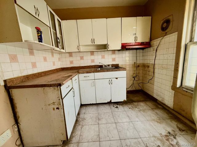 10433 142nd Street, Jamaica, NY 11435