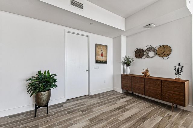 5120 MARINA WAY 14006, Tampa, FL 33611