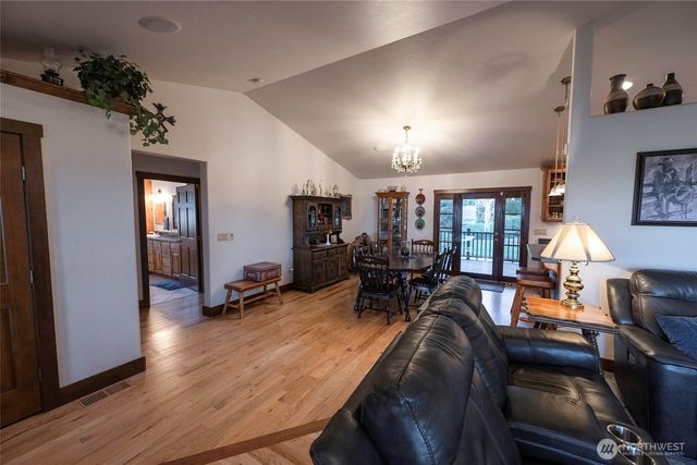 211 Last Chance Road, Walla Walla, WA 99362