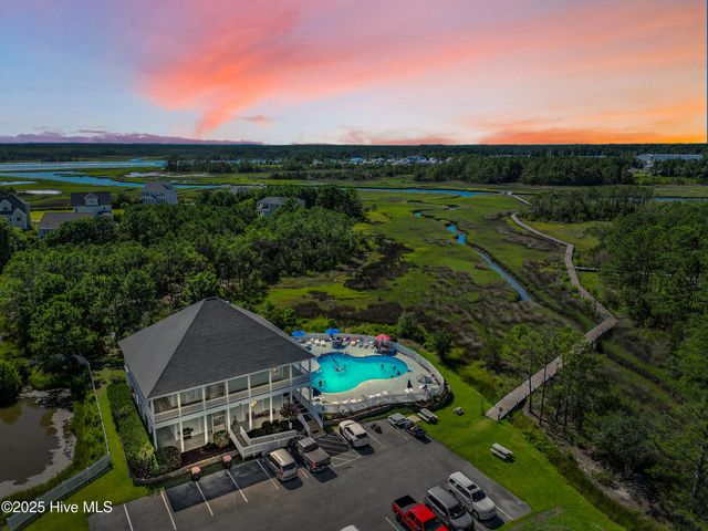 811 Sea Chaser Court, Beaufort, NC 28516