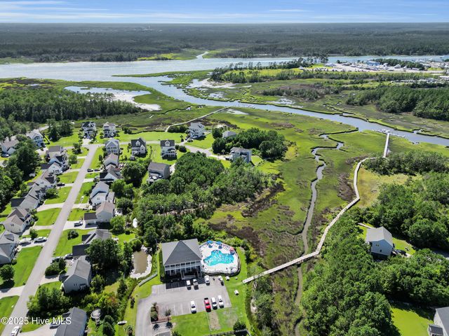811 Sea Chaser Court, Beaufort, NC 28516
