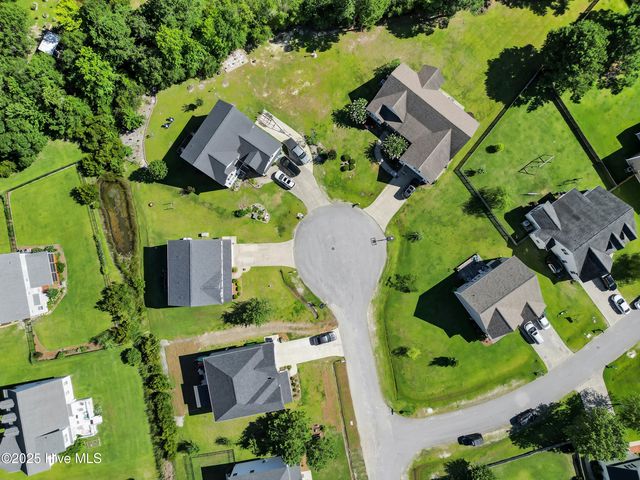 811 Sea Chaser Court, Beaufort, NC 28516