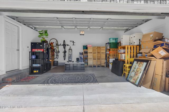 811 Sea Chaser Court, Beaufort, NC 28516