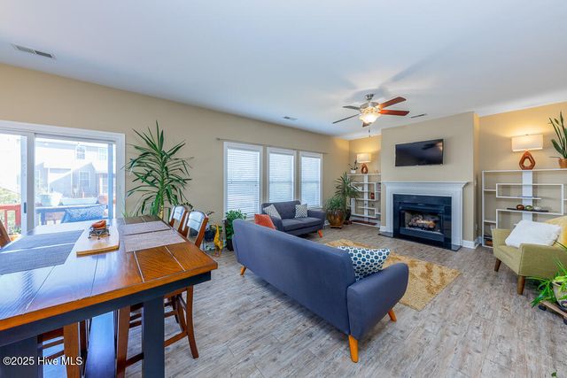 811 Sea Chaser Court, Beaufort, NC 28516