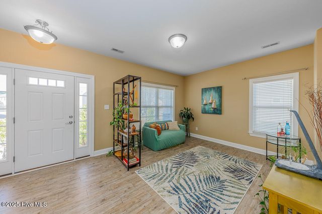 811 Sea Chaser Court, Beaufort, NC 28516