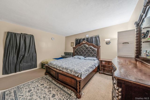 98 Miriam Street, Valley Stream, NY 11581