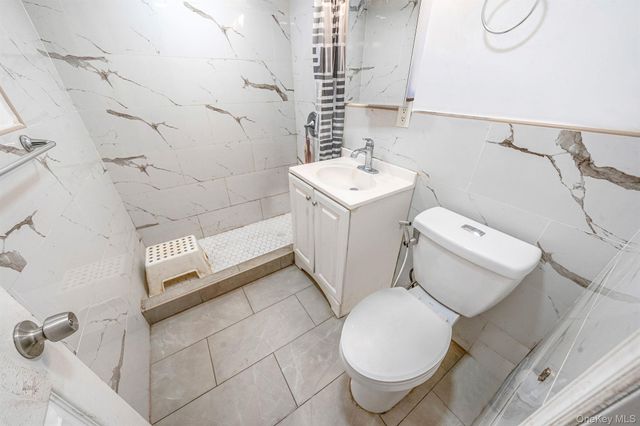 98 Miriam Street, Valley Stream, NY 11581