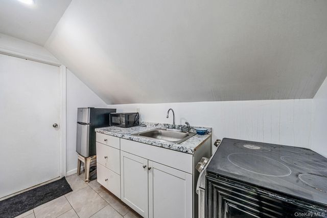 98 Miriam Street, Valley Stream, NY 11581