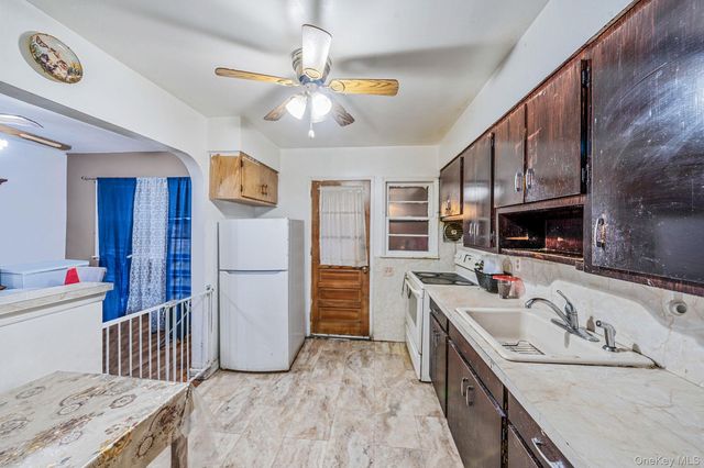 98 Miriam Street, Valley Stream, NY 11581