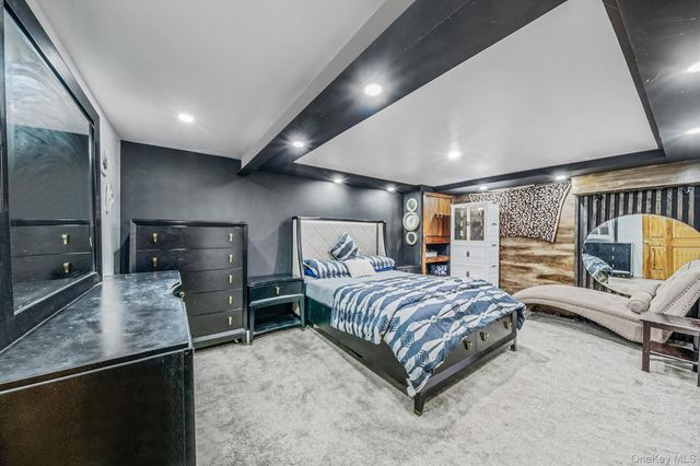 98 Miriam Street, Valley Stream, NY 11581