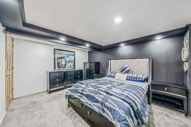 98 Miriam Street, Valley Stream, NY 11581