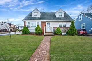 98 Miriam Street, Valley Stream, NY 11581