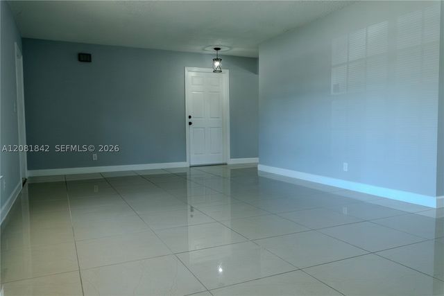 4513 Blue Pine Cir, Lake Worth, FL 33463