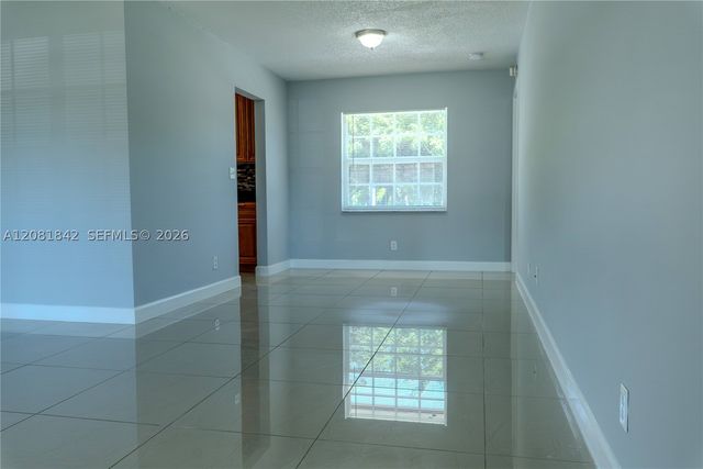 4513 Blue Pine Cir, Lake Worth, FL 33463