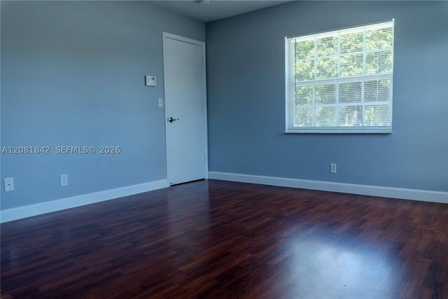 4513 Blue Pine Cir, Lake Worth, FL 33463