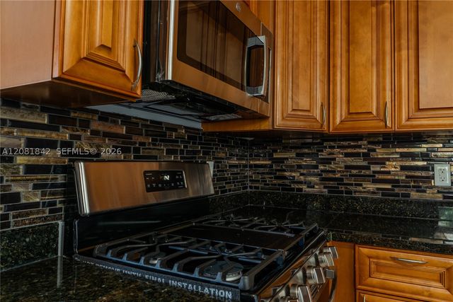 4513 Blue Pine Cir, Lake Worth, FL 33463